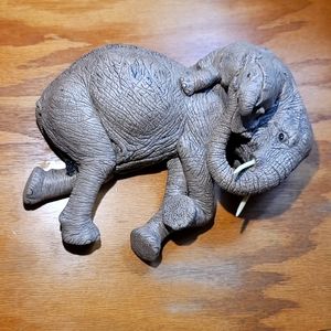 THE HERD ELEPHANTS #3127 PEACE AND QUIET By MARTHA CAREY